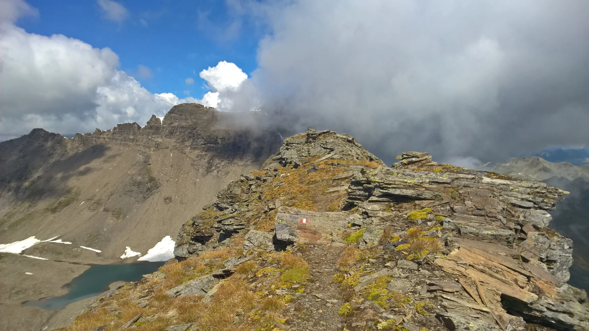 Blick vom Feldseekopf zum oberen Feldsee an der Feldseescharte | © Michael Cremer 2021 | © Michael Cremer