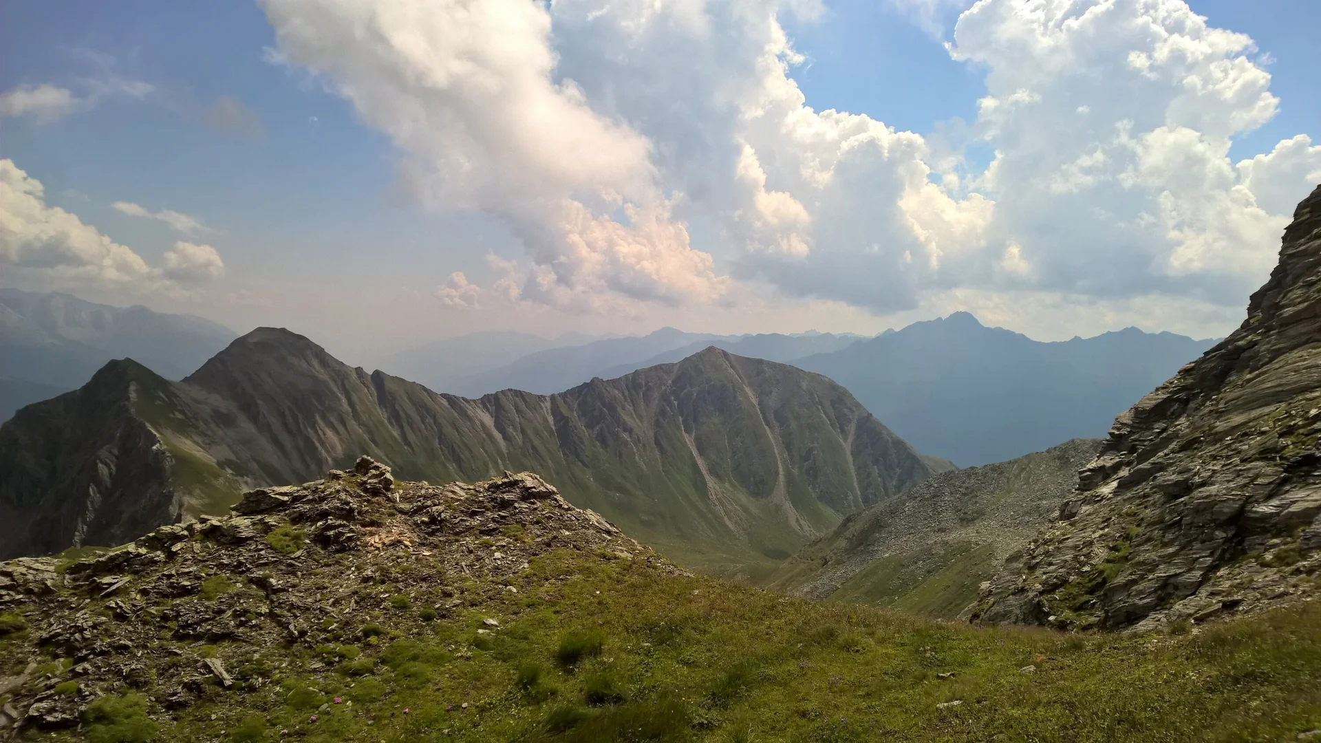 Blick von der Böseckhütte auf den Westerfrölkeweg | © Michael Cremer 2024 | © Michael Cremer